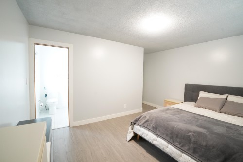 6819 Knight Street, Vancouver, BC 