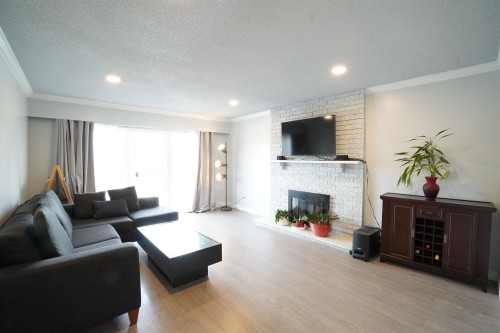 6819 Knight Street, Vancouver, BC 