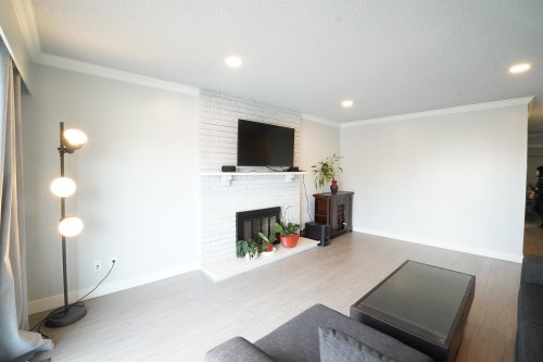 6819 Knight Street, Vancouver, BC 