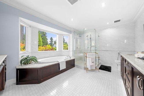 1259 Keith Road W, North Vancouver, BC 