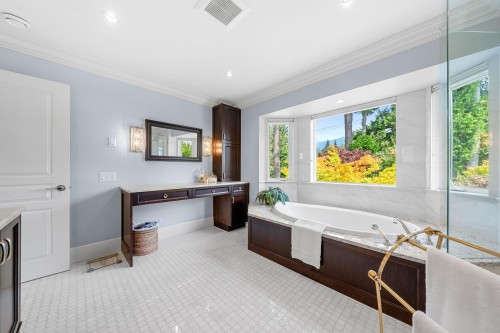 1259 Keith Road W, North Vancouver, BC 