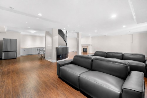1259 Keith Road W, North Vancouver, BC 