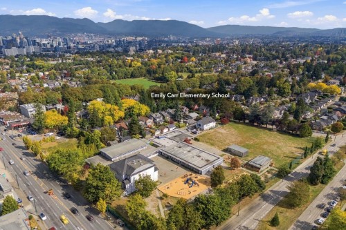 840 22Nd Avenue W, Vancouver, BC 