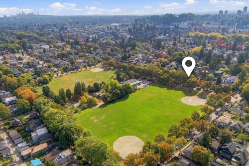 840 22Nd Avenue W, Vancouver, BC 