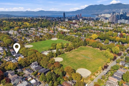 840 22Nd Avenue W, Vancouver, BC 