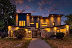 5208 Carson Street Burnaby, BC V5J 2Z2