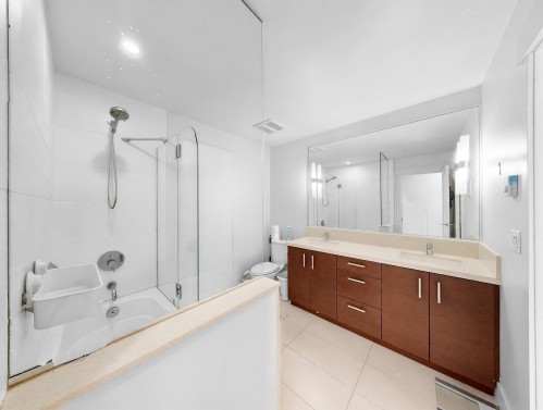 5978 Oak Street, Vancouver, BC 