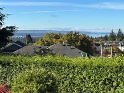 4243 Delbrook Avenue  North Vancouver, BC V7N 4A4