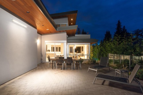 3023 Mathers Avenue, West Vancouver, BC 