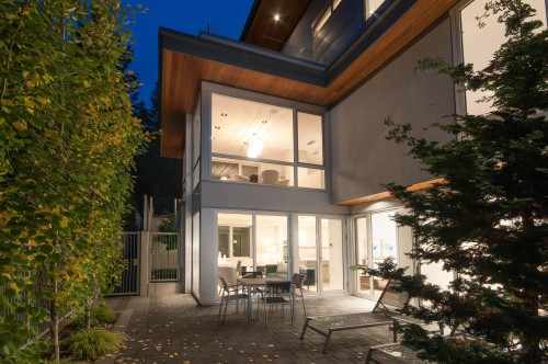 3023 Mathers Avenue, West Vancouver, BC 