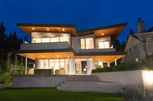 3023 Mathers Avenue, West Vancouver, BC 