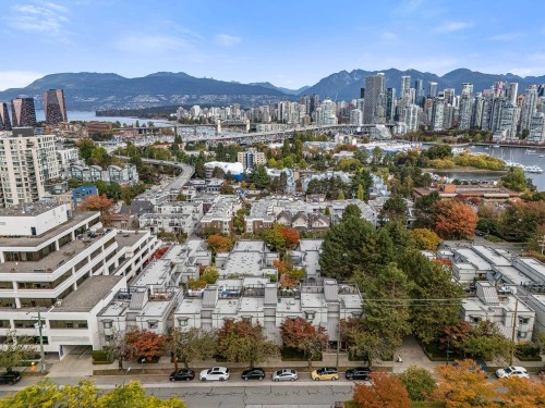 1339 8Th Avenue W, Vancouver, BC 