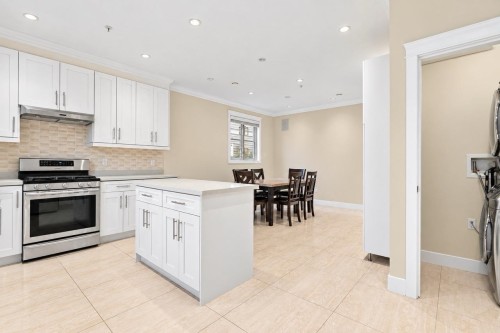 3895 Dumfries Street, Vancouver, BC 