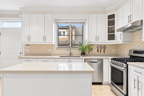 3895 Dumfries Street, Vancouver, BC 