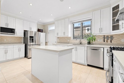 3895 Dumfries Street, Vancouver, BC 
