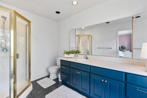 2069 Westview Drive, North Vancouver, BC 