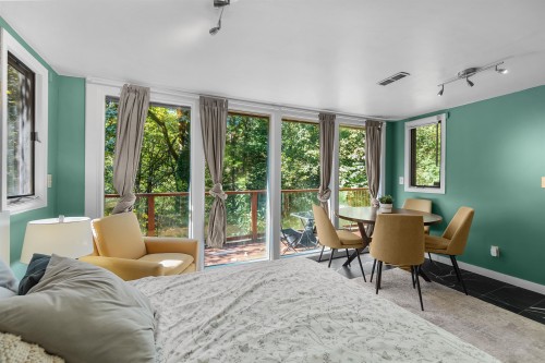 2069 Westview Drive, North Vancouver, BC 