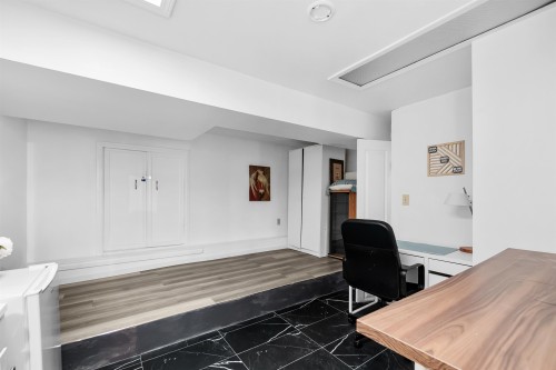 2069 Westview Drive, North Vancouver, BC 