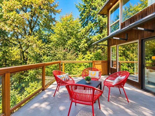2069 Westview Drive, North Vancouver, BC 