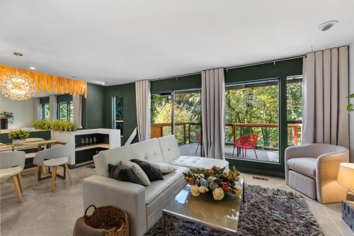 2069 Westview Drive, North Vancouver, BC 