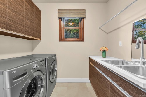 4742 Caulfeild Drive, West Vancouver, BC 