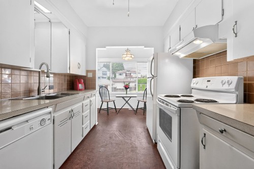 2345 18Th Avenue W, Vancouver, BC 