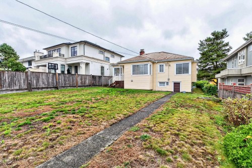2345 18Th Avenue W, Vancouver, BC 