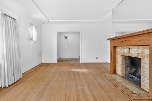 2345 18Th Avenue W, Vancouver, BC 