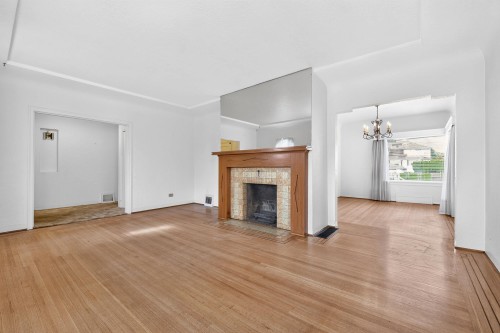 2345 18Th Avenue W, Vancouver, BC 