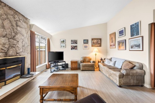 695 Macintosh Street, Coquitlam, BC 