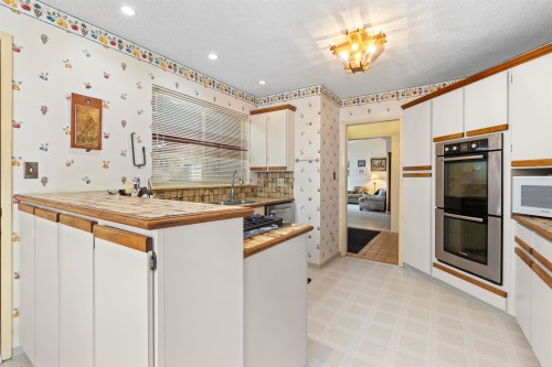 695 Macintosh Street, Coquitlam, BC 