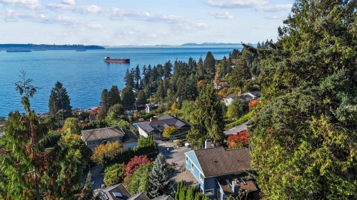 3381 Mathers Avenue, West Vancouver, BC 