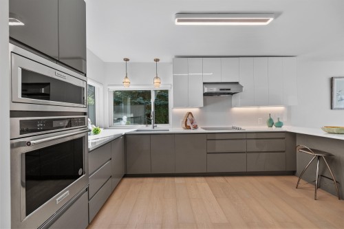 3381 Mathers Avenue, West Vancouver, BC 