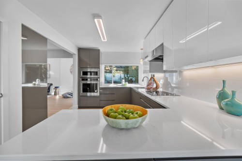 3381 Mathers Avenue, West Vancouver, BC 