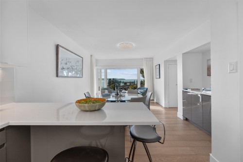 3381 Mathers Avenue, West Vancouver, BC 
