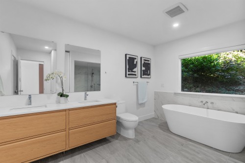 3381 Mathers Avenue, West Vancouver, BC 