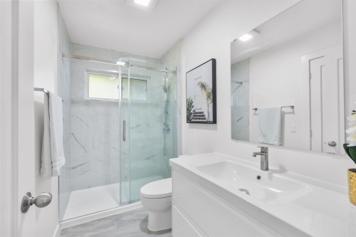 3381 Mathers Avenue, West Vancouver, BC 