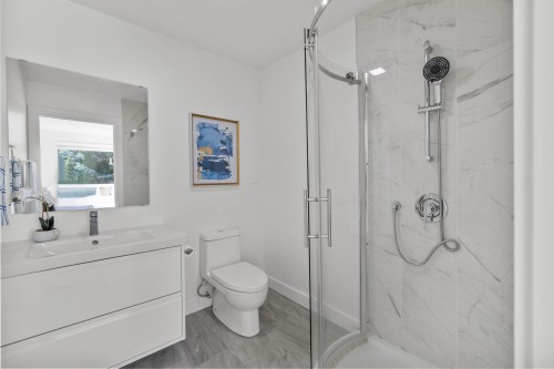 3381 Mathers Avenue, West Vancouver, BC 