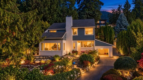 3381 Mathers Avenue, West Vancouver, BC 