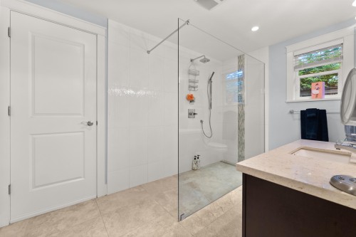 320 Moyne Drive, West Vancouver, BC 