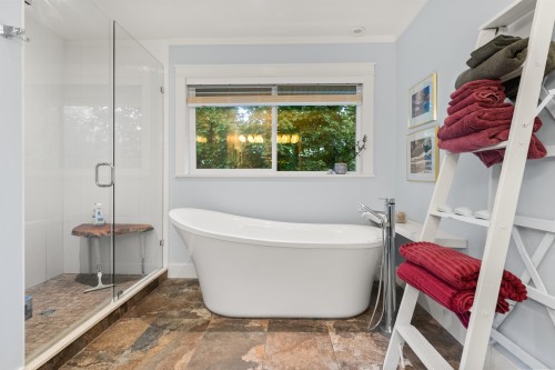 320 Moyne Drive, West Vancouver, BC 
