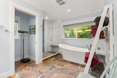 320 Moyne Drive, West Vancouver, BC 