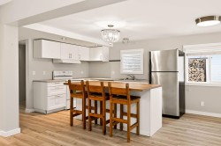 1413 Sunshine Coast Highway Gibsons, BC V0N 1V5
