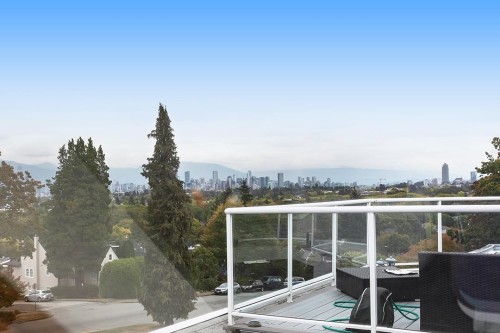 3524 16Th Avenue W, Vancouver, BC 