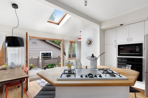 3524 16Th Avenue W, Vancouver, BC 