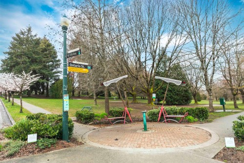 14 37Th Avenue W, Vancouver, BC 