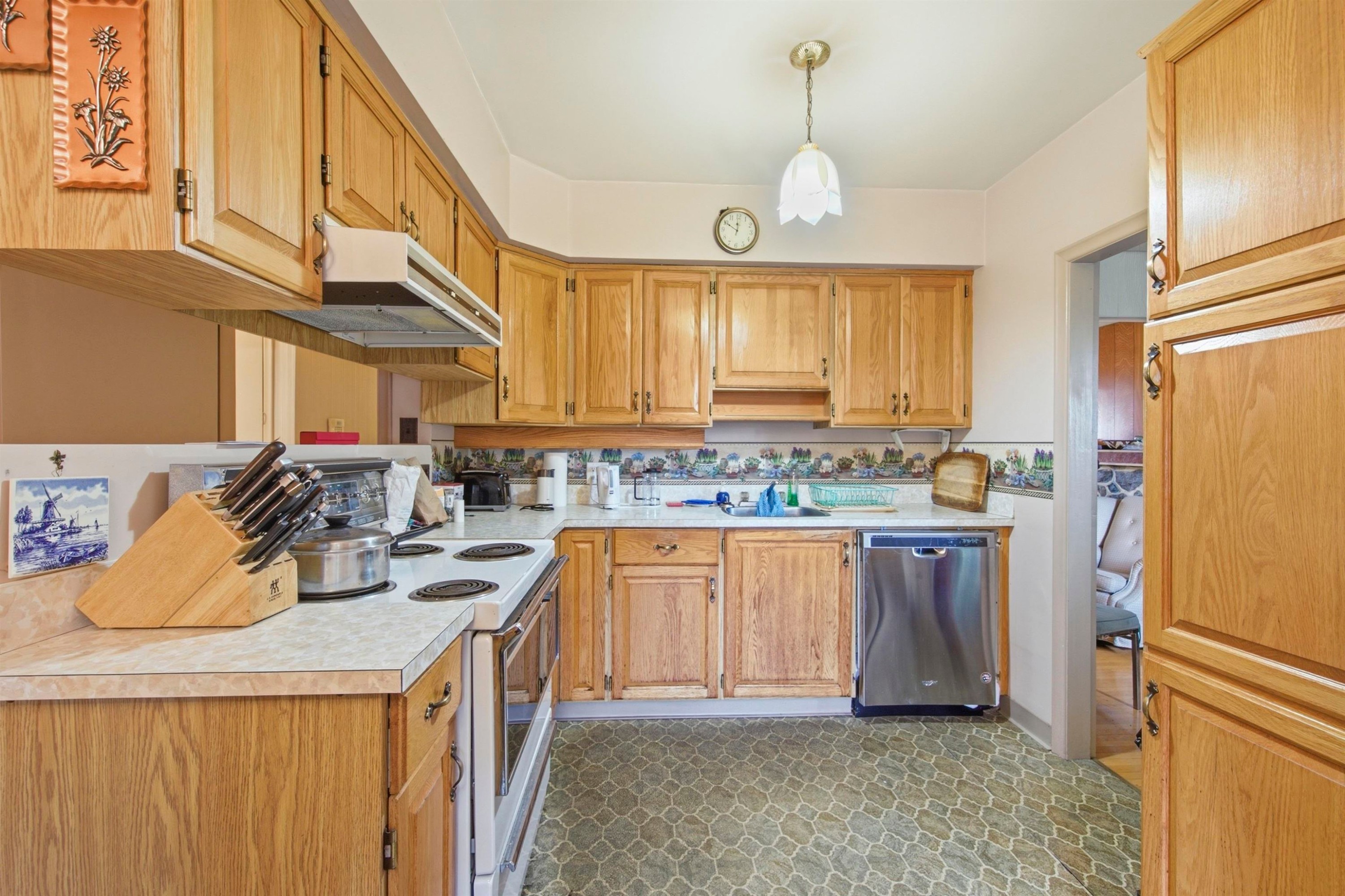 14 37Th Avenue W, Vancouver, BC