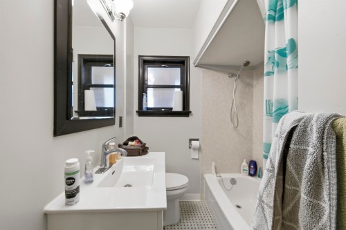14 37Th Avenue W, Vancouver, BC 