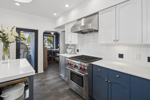 3137 24Th Avenue W, Vancouver, BC 