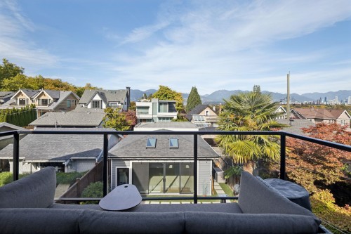 3137 24Th Avenue W, Vancouver, BC 